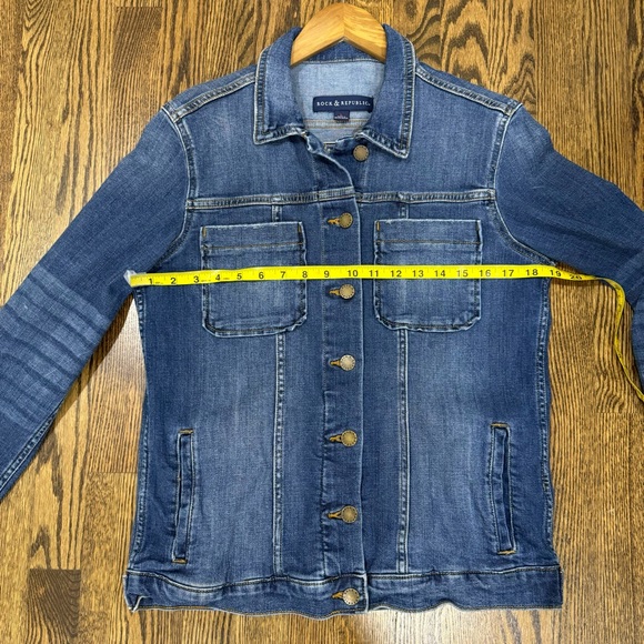 Rock & Republic Distressed Jean Jacket - Picture 6 of 9